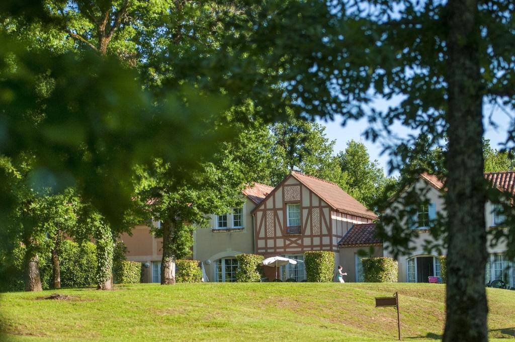 Pierre & Vacances La Residence Du Lac Monflanquin Exterior photo
