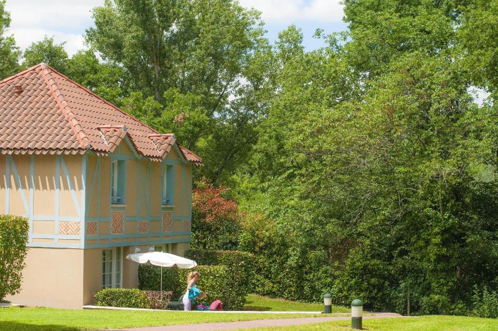 Pierre & Vacances La Residence Du Lac Monflanquin Exterior photo